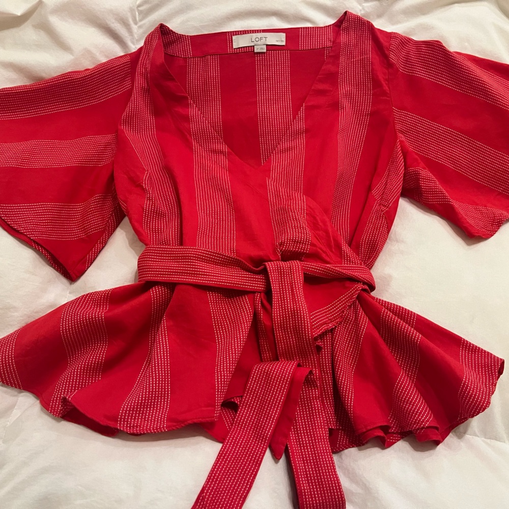 Loft petite wrap peplum red n white top w bell sleeves